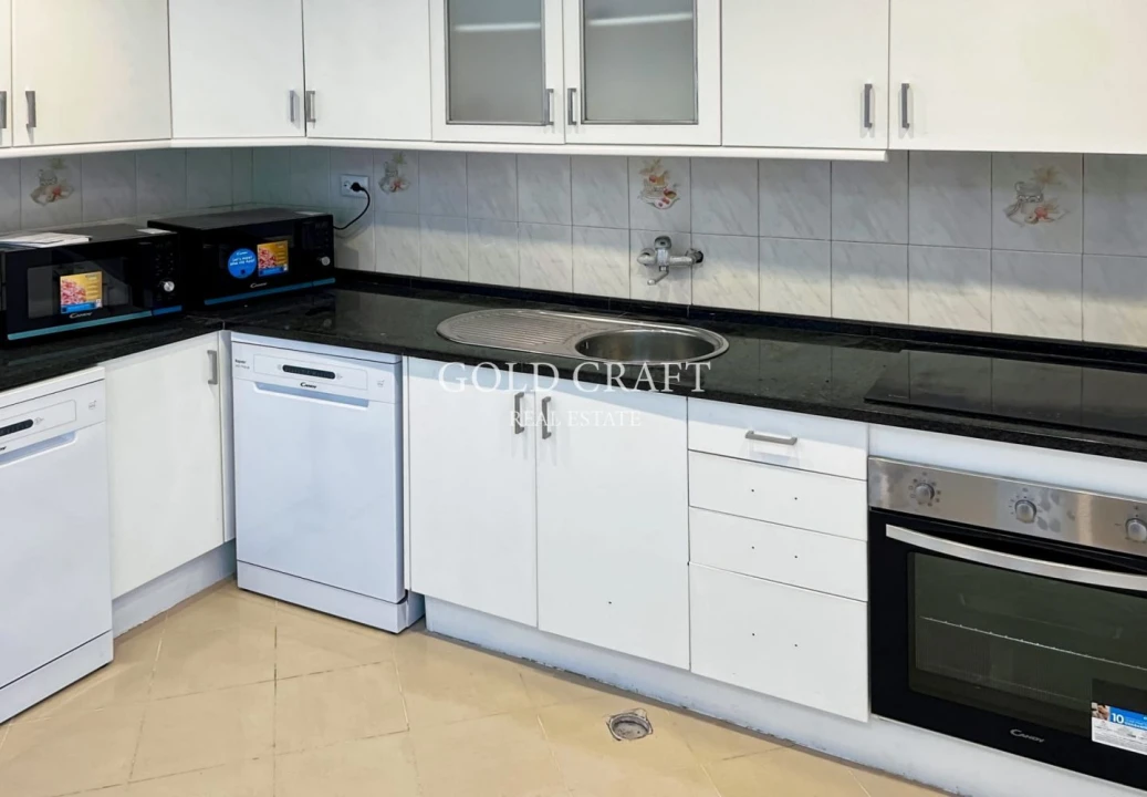 Moradia T9 para Venda em Ajuda Foto 3