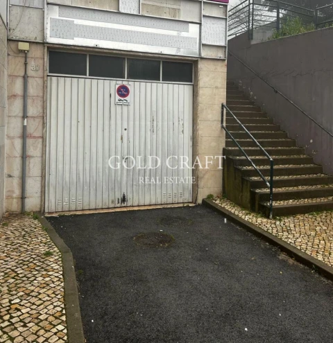 Garagem para Arrendamento em Mina de Água