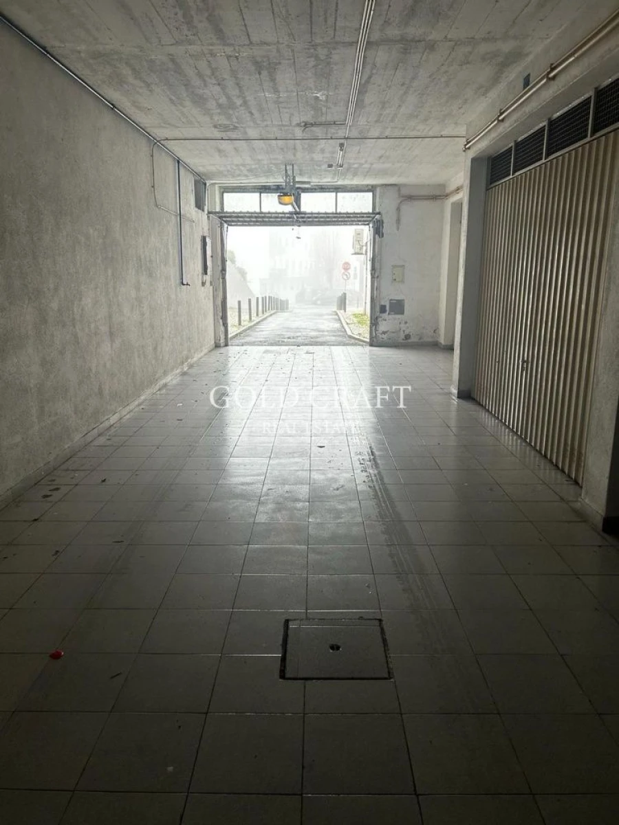 Garagem para Arrendamento em Mina de Água Foto 3