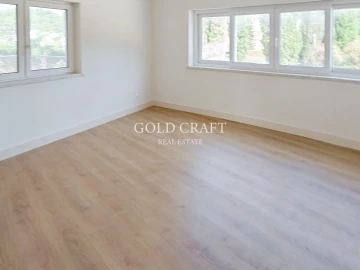 Moradia T4 para Venda em Queluz e Belas