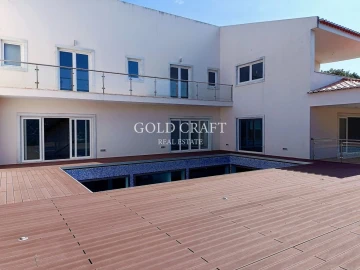 Moradia T4 para Venda em Queluz e Belas