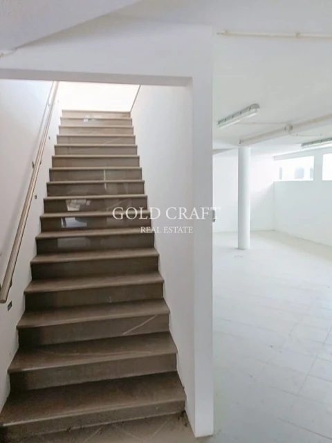 Moradia T4 para Venda em Queluz e Belas