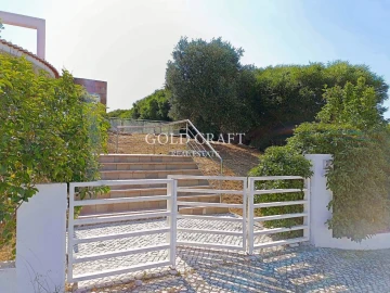 Moradia T4 para Venda em Queluz e Belas