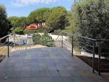 Moradia T4 para Venda em Queluz e Belas