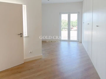 Moradia T4 para Venda em Queluz e Belas