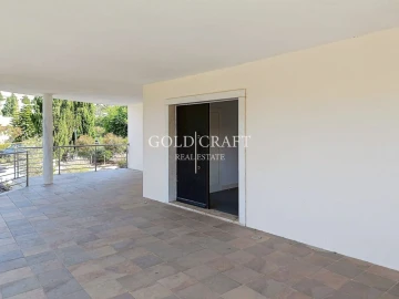 Moradia T4 para Venda em Queluz e Belas