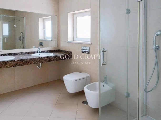 Moradia T4 para Venda em Queluz e Belas Foto 33