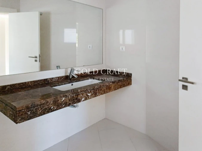 Moradia T4 para Venda em Queluz e Belas Foto 16