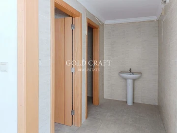 Loja para Arrendamento em Mina de Água