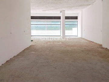 Loja para Arrendamento em Mina de Água