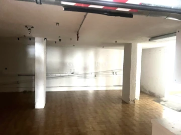 Loja para Venda em Loures