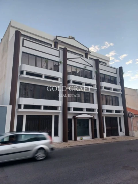 Loja para Venda em Vialonga