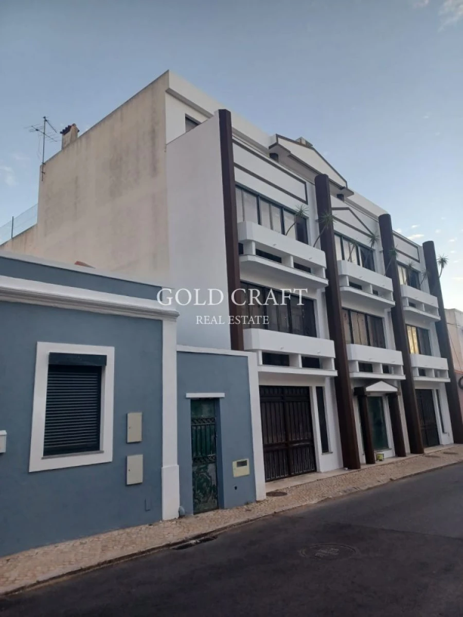 Loja para Venda em Vialonga Foto 2