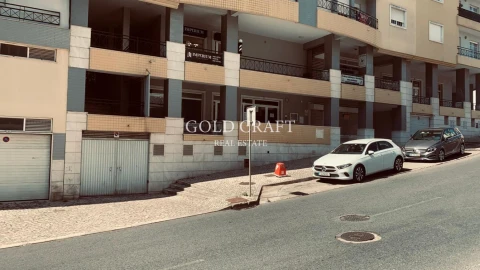 Loja para Venda em Falagueira-Venda Nova