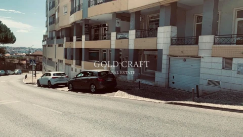 Loja para Venda em Falagueira-Venda Nova