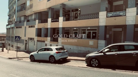 Loja para Venda em Falagueira-Venda Nova