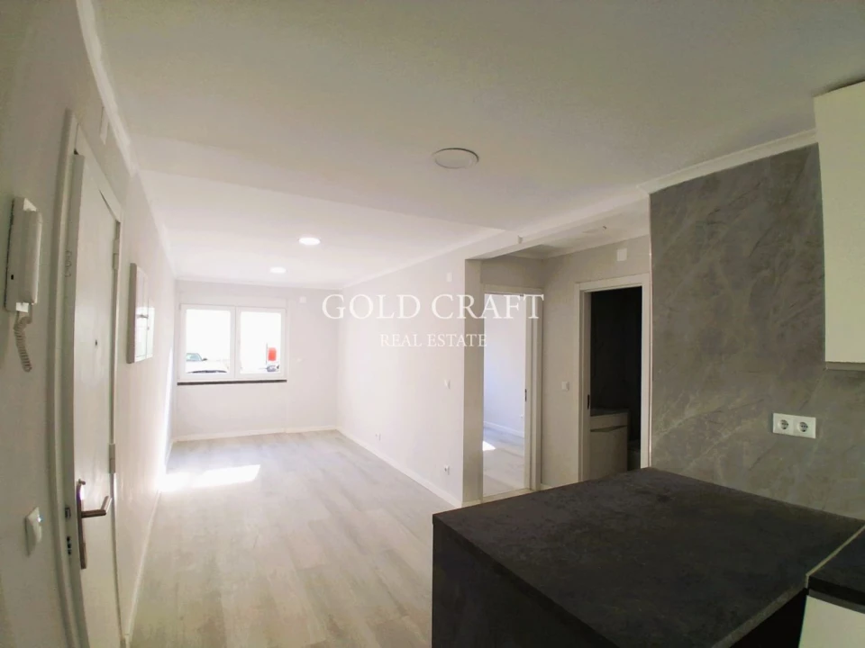 Apartamento T2 para Venda em Benfica Foto 1