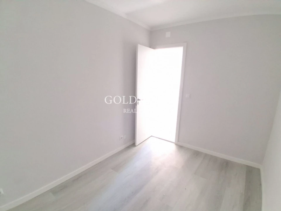 Apartamento T2 para Venda em Benfica Foto 10