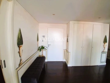 Apartamento T7 para Venda em Alvalade