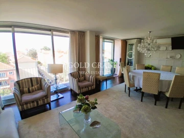 Apartamento T7 para Venda em Alvalade