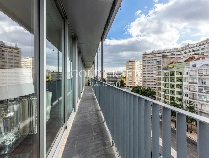 Apartamento T7 para Venda em Alvalade Foto 5
