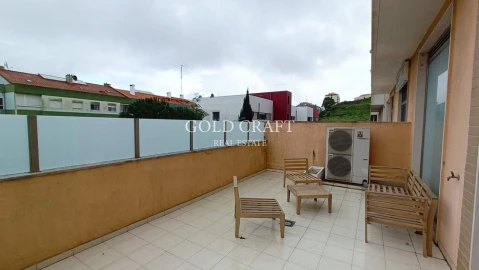 Loja para Arrendamento em Mina de Água