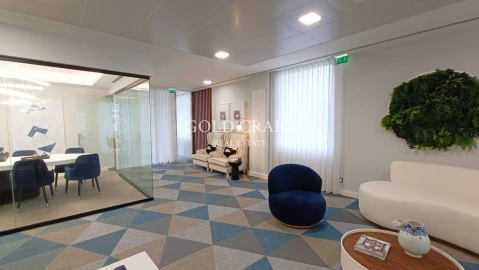 Loja para Arrendamento em Mina de Água