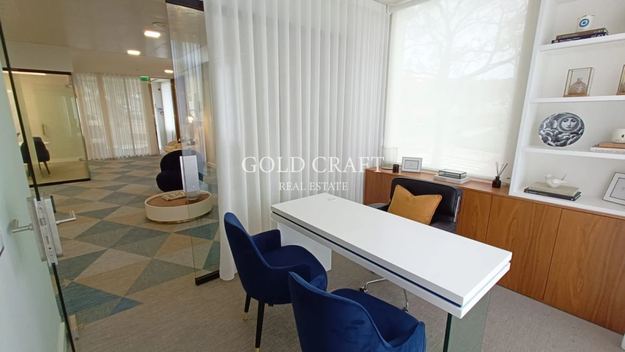 Loja para Arrendamento em Mina de Água Foto 17