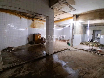 Loja para Arrendamento em Queluz e Belas