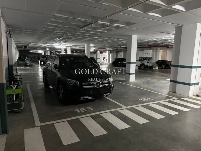 Apartamento T4 para Venda em Sacavém e Prior Velho Foto 42