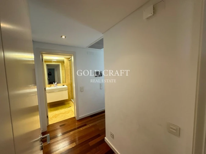 Apartamento T4 para Venda em Sacavém e Prior Velho Foto 22