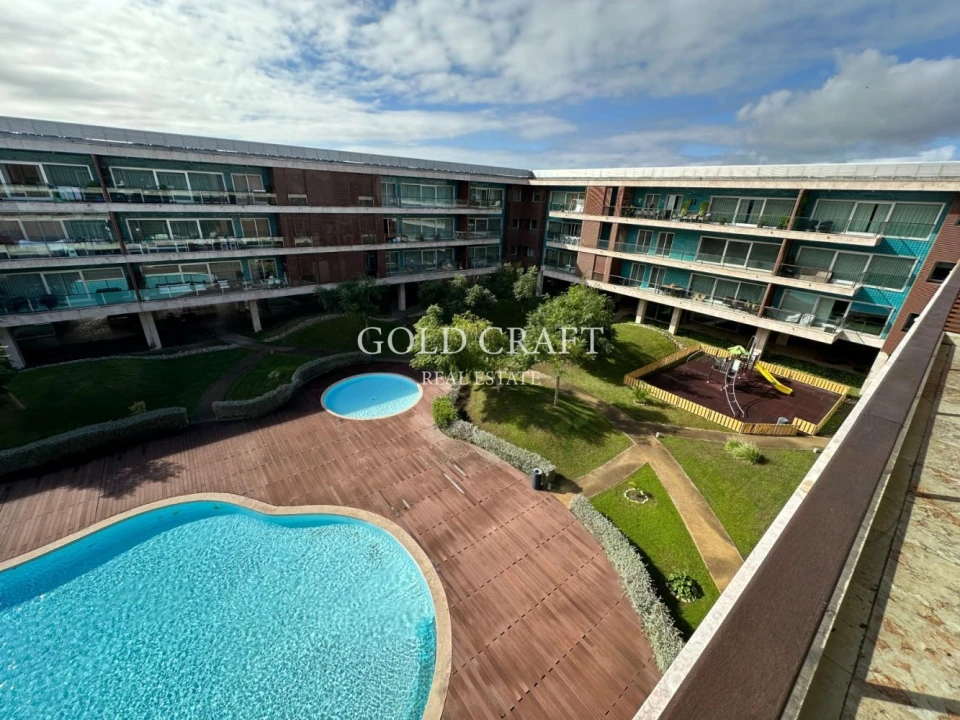 Apartamento T4 para Venda em Sacavém e Prior Velho Foto 1