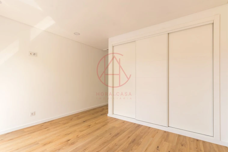 Moradia T4 para Venda em Quinta do Conde Foto 33