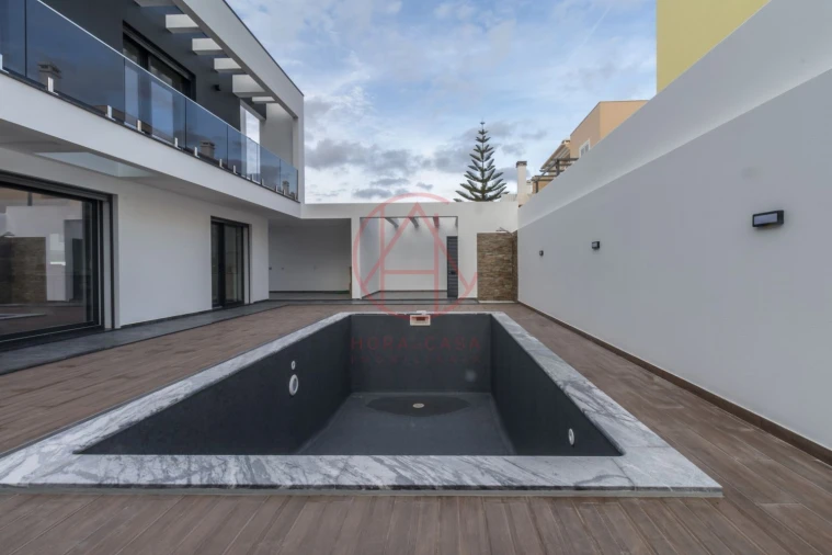 Moradia T4 para Venda em Quinta do Conde Foto 7