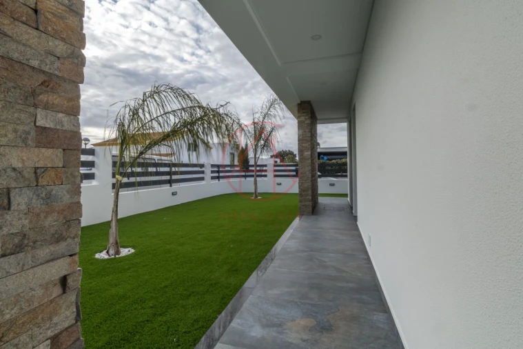 Moradia T4 para Venda em Quinta do Conde Foto 3