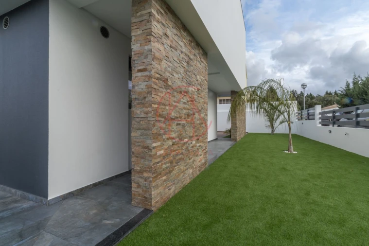 Moradia T4 para Venda em Quinta do Conde Foto 6