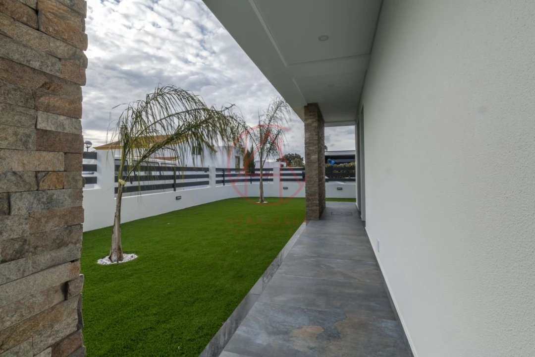 Moradia T4 para Venda em Quinta do Conde Foto 3