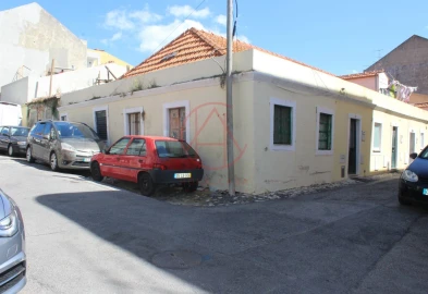 Moradia T1 para Venda em Alcantara