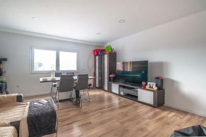 Apartamento T3 para Venda em Baixa da Banheira e Vale da Amoreira