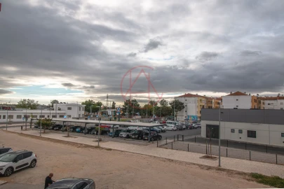 Apartamento T3 para Venda em Baixa da Banheira e Vale da Amoreira