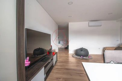 Apartamento T3 para Venda em Baixa da Banheira e Vale da Amoreira