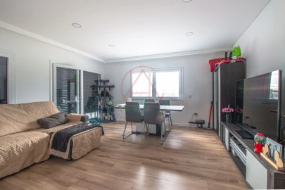 Apartamento T3 para Venda em Baixa da Banheira e Vale da Amoreira