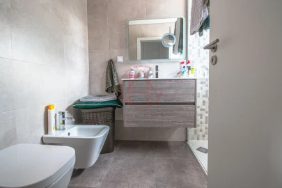 Apartamento T3 para Venda em Baixa da Banheira e Vale da Amoreira