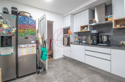 Apartamento T3 para Venda em Baixa da Banheira e Vale da Amoreira