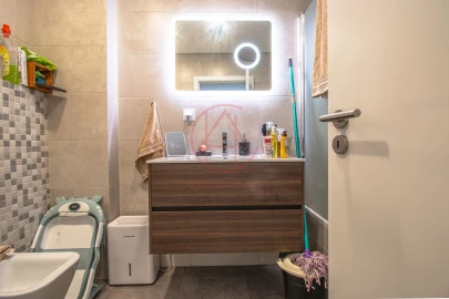 Apartamento T3 para Venda em Baixa da Banheira e Vale da Amoreira