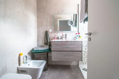 Apartamento T3 para Venda em Baixa da Banheira e Vale da Amoreira