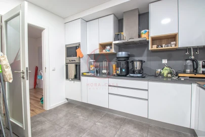 Apartamento T3 para Venda em Baixa da Banheira e Vale da Amoreira