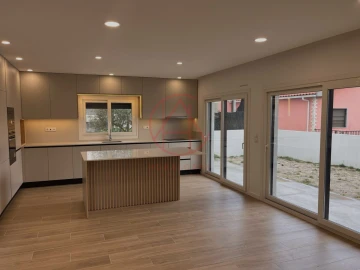 Moradia T4 para Venda em Quinta do Anjo