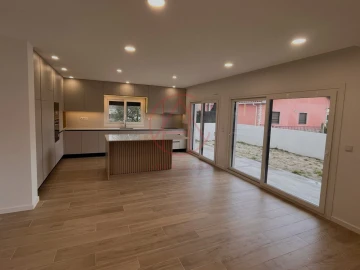 Moradia T4 para Venda em Quinta do Anjo