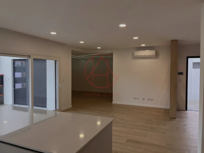 Moradia T4 para Venda em Quinta do Anjo Foto 16